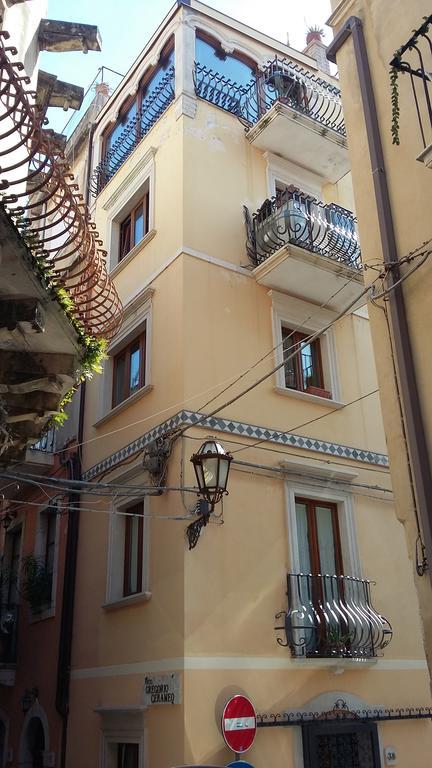 Apartment Rainbow House Taormina